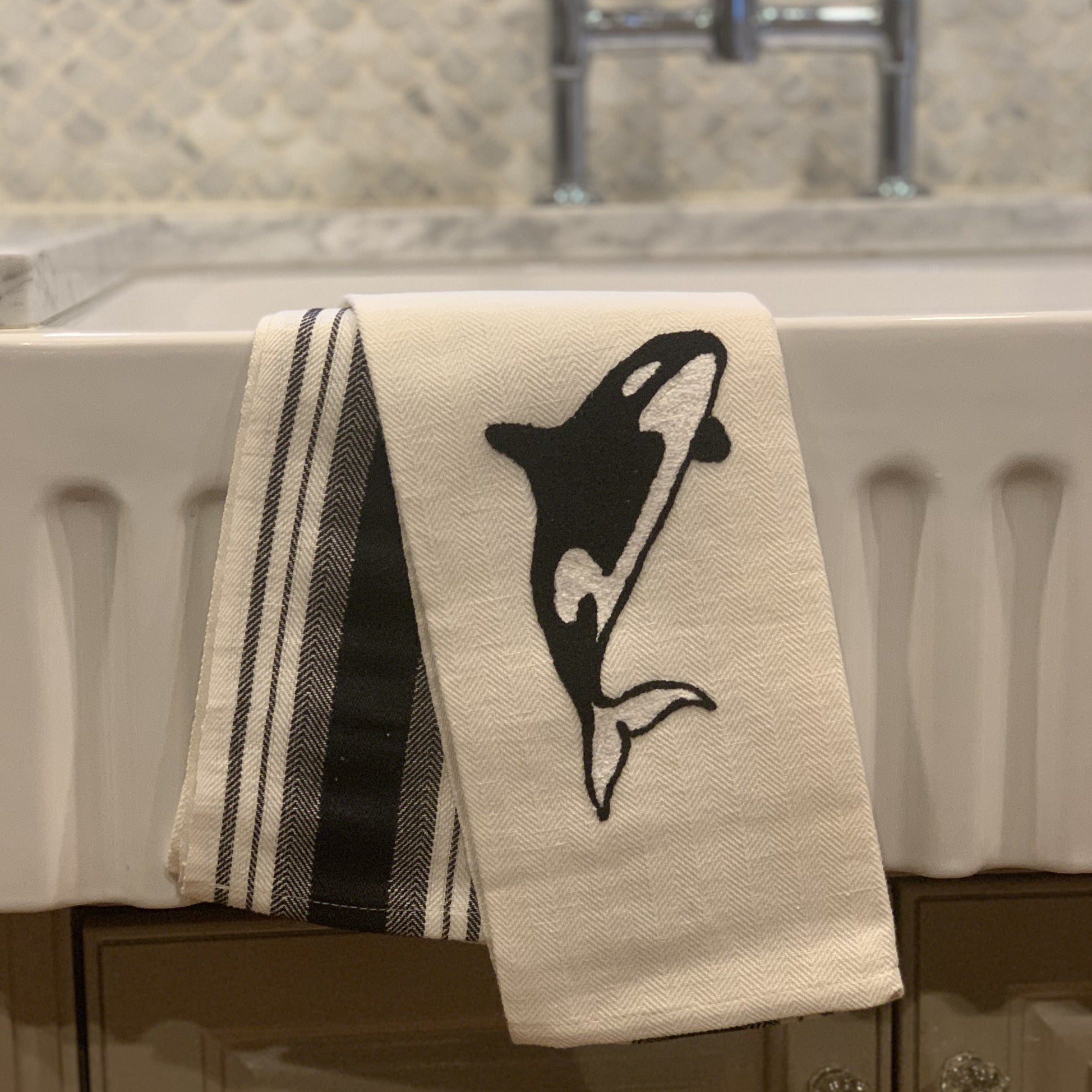 Orca Fragole Kitchen Towel Made in Italy Timothy De Clue Collection Puget Sound  Pacific NW