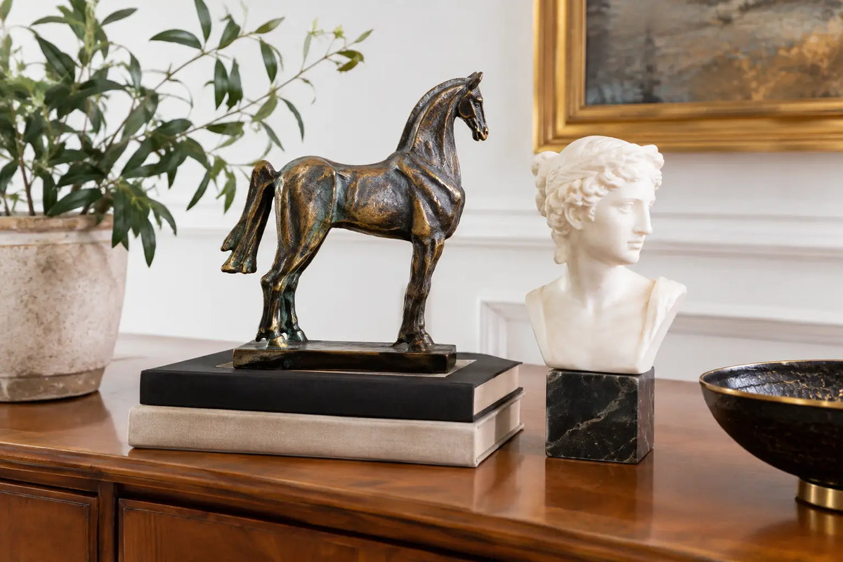 European Decor Reviews: What Collectors Notice