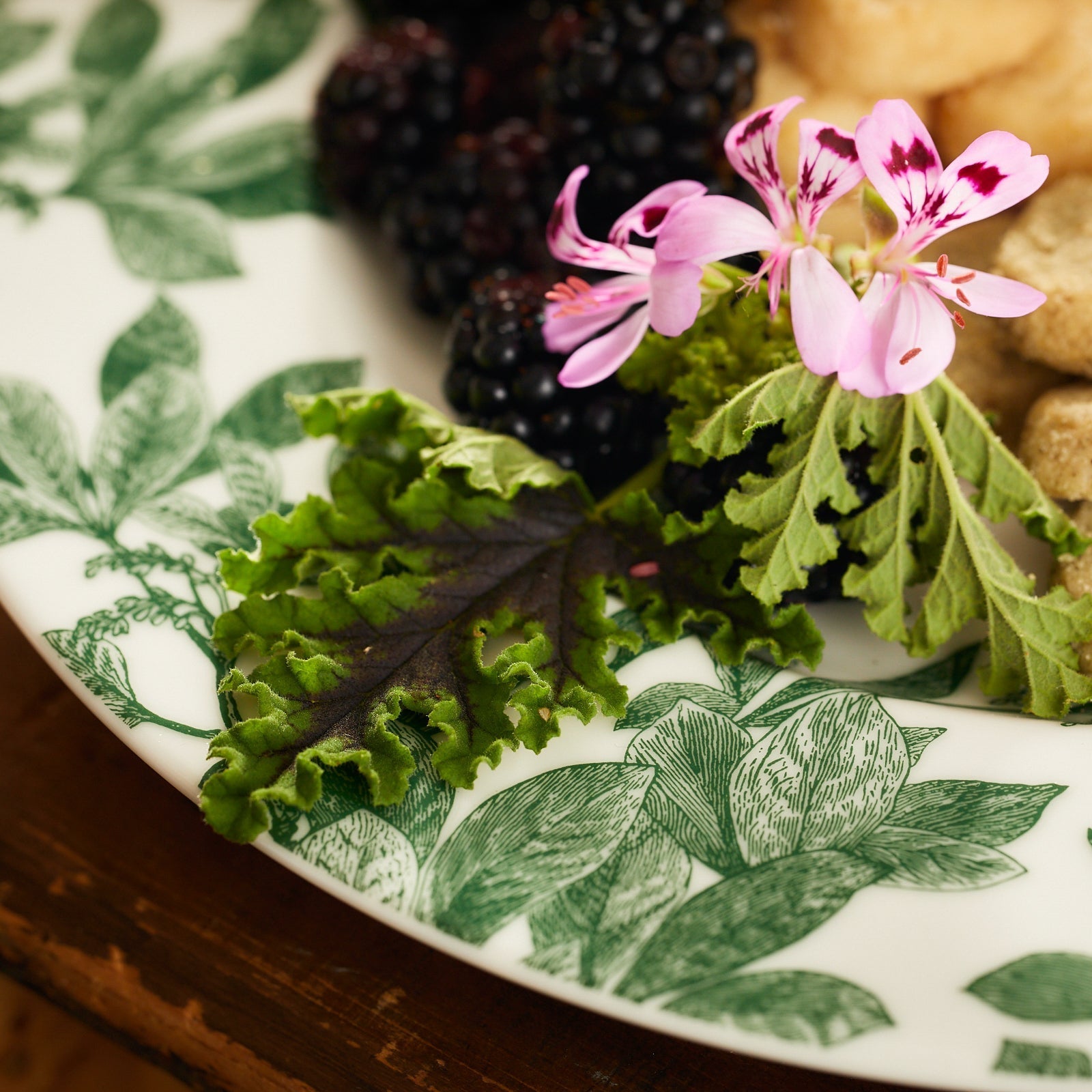 Arbor Rimmed Dinner Plate