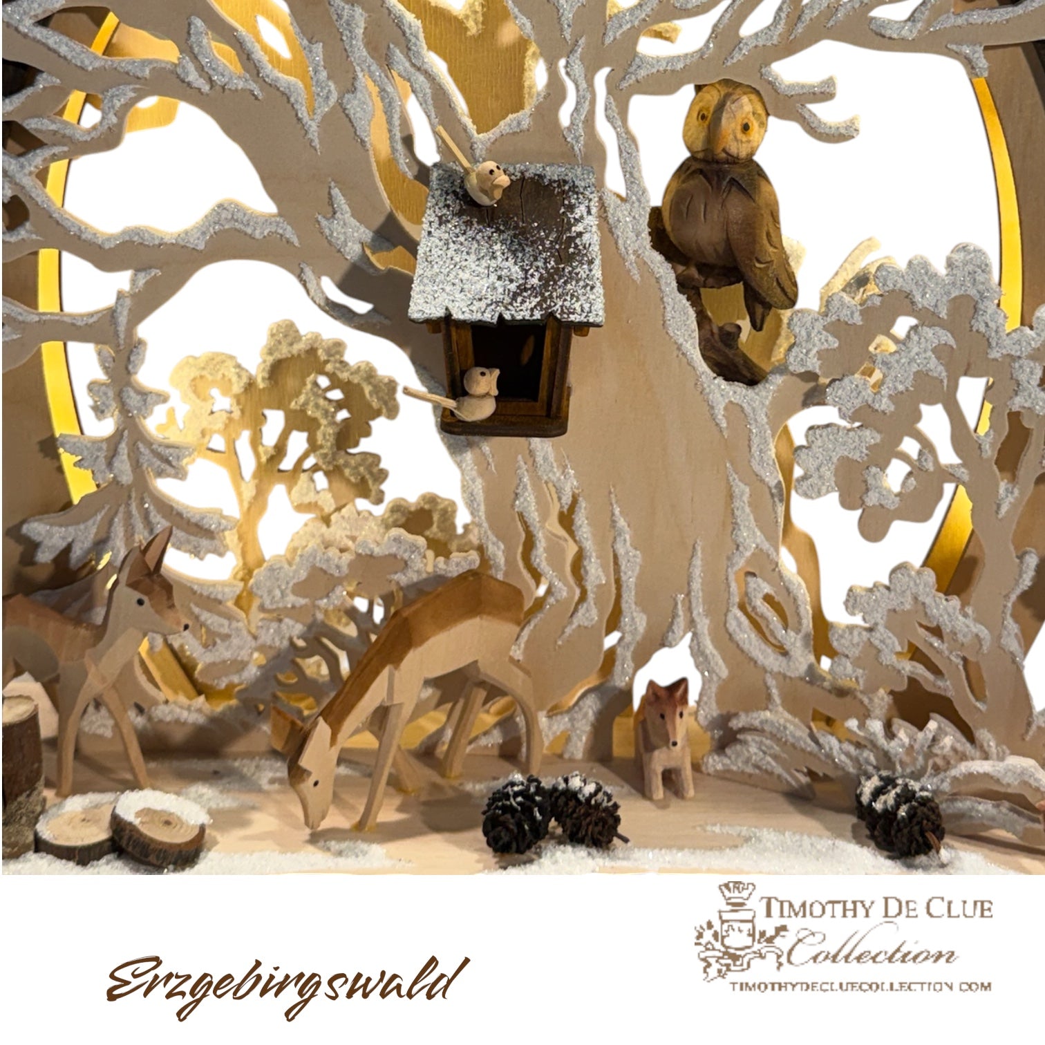Kiefernzapfen LED Wooden Forest Scene Schwibbogen -German Christmas Collection