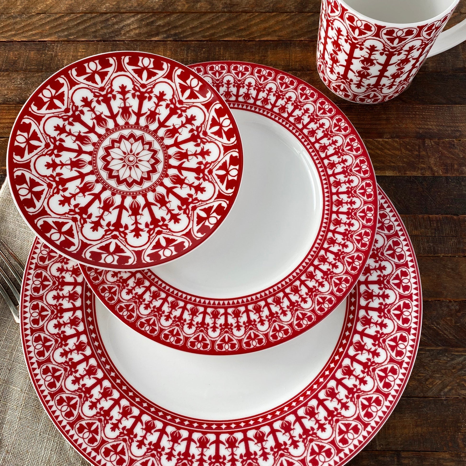 Casablanca Rimmed Dinner Plate