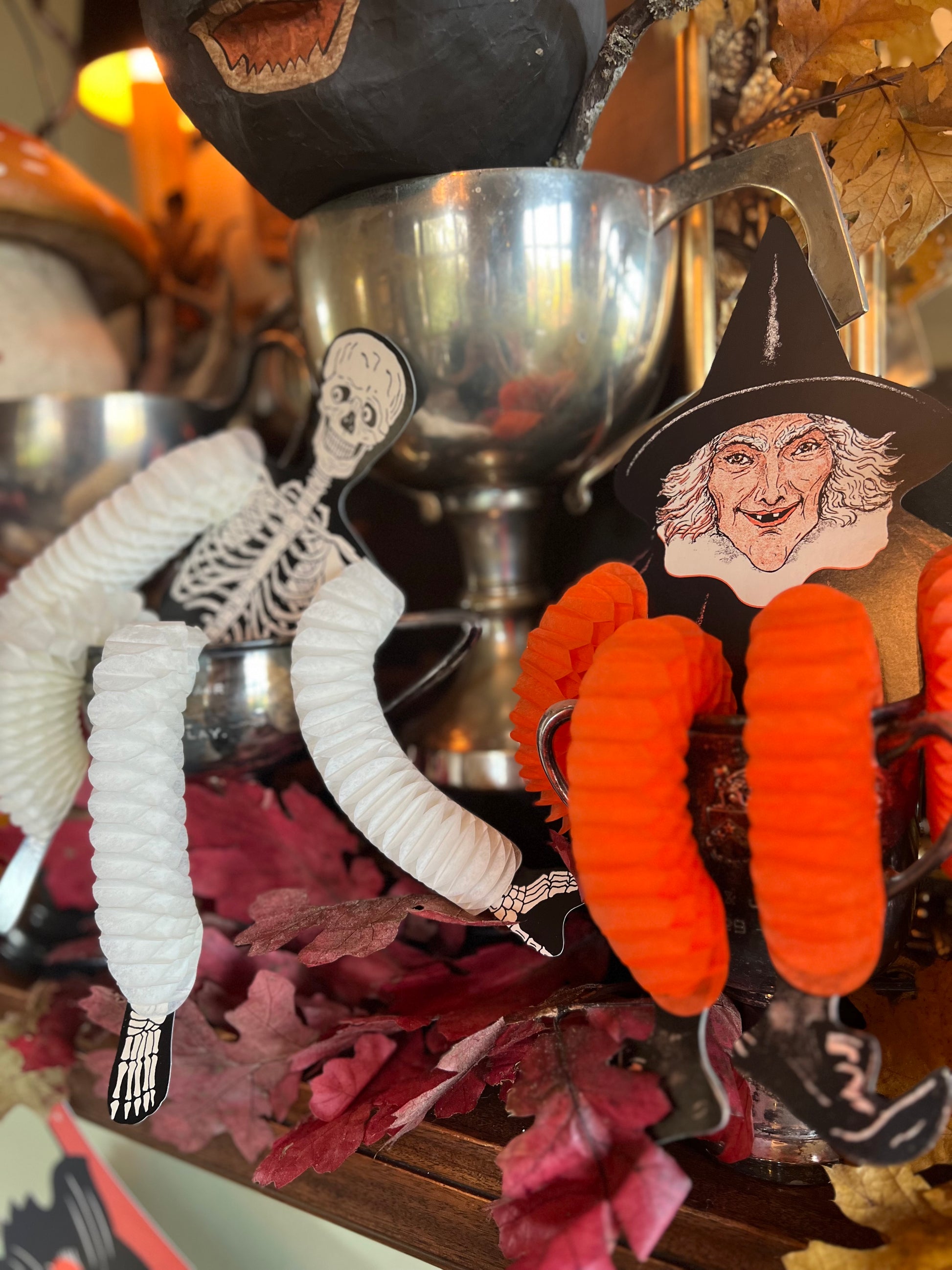 Vintage Inspired Halloween Tissue Dancers 14". 3/pkg