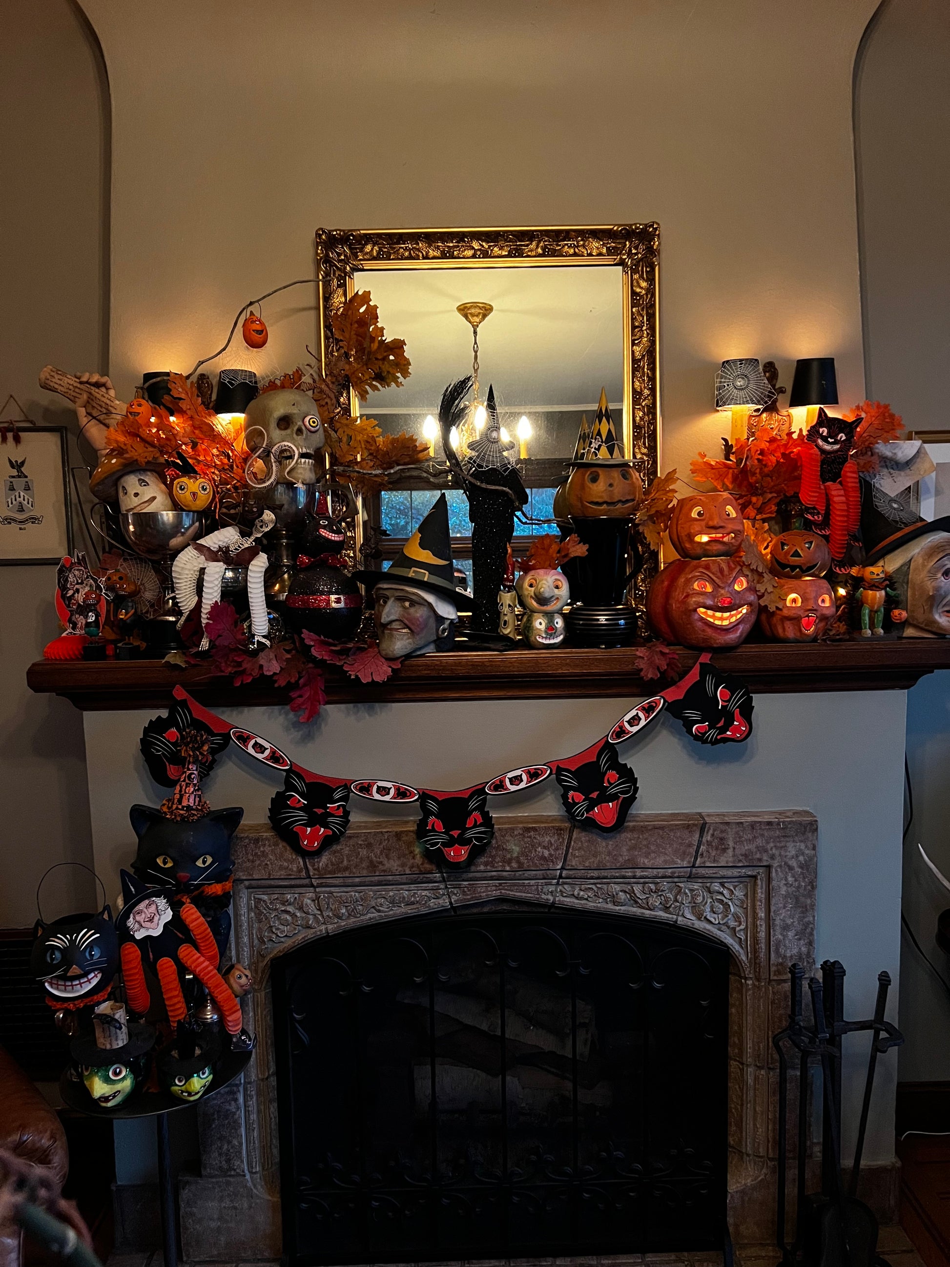 Vintage Halloween Jointed Cat Streamer. 7½" x 4'