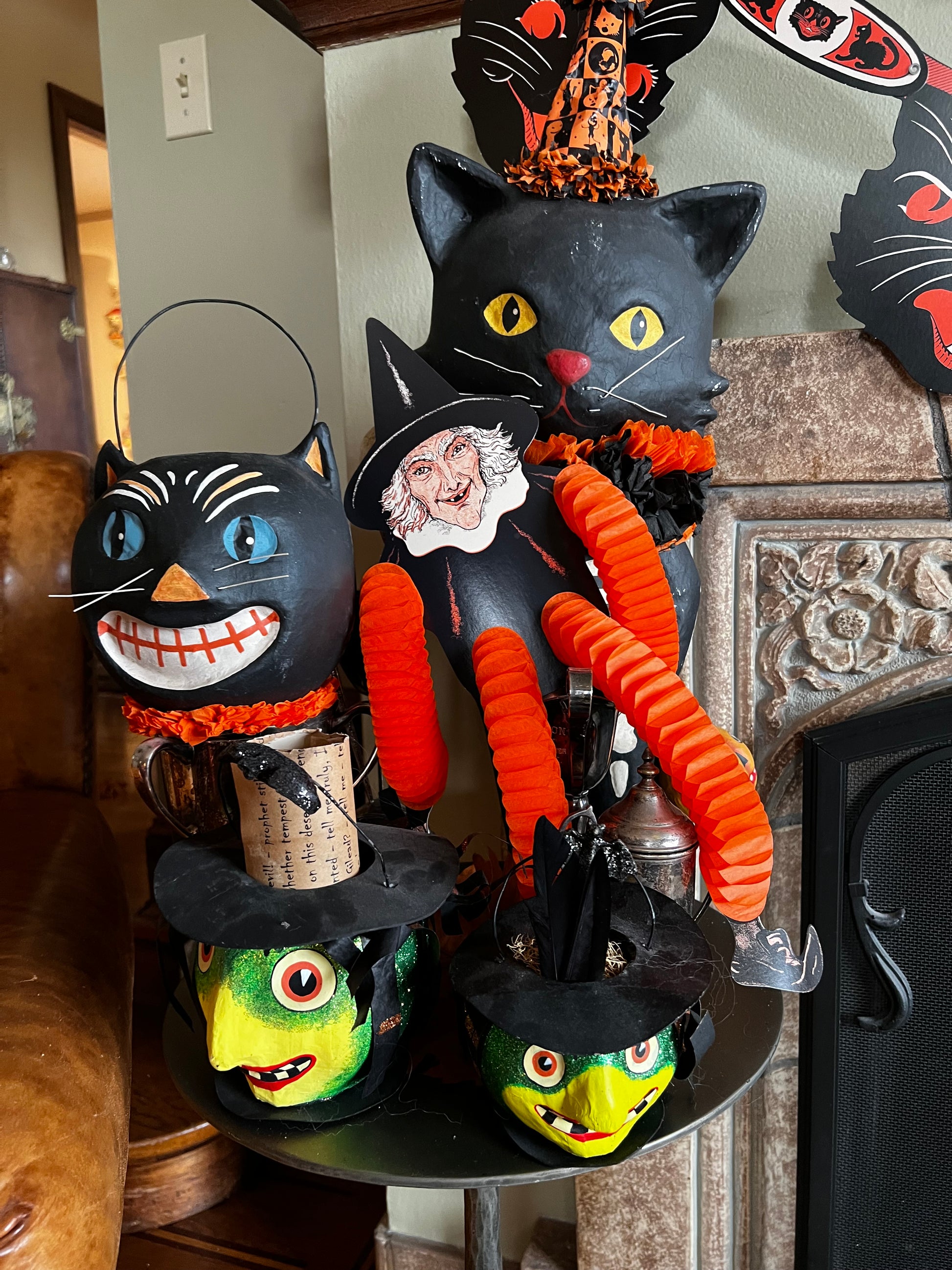 Vintage Inspired Halloween Tissue Dancers 14". 3/pkg