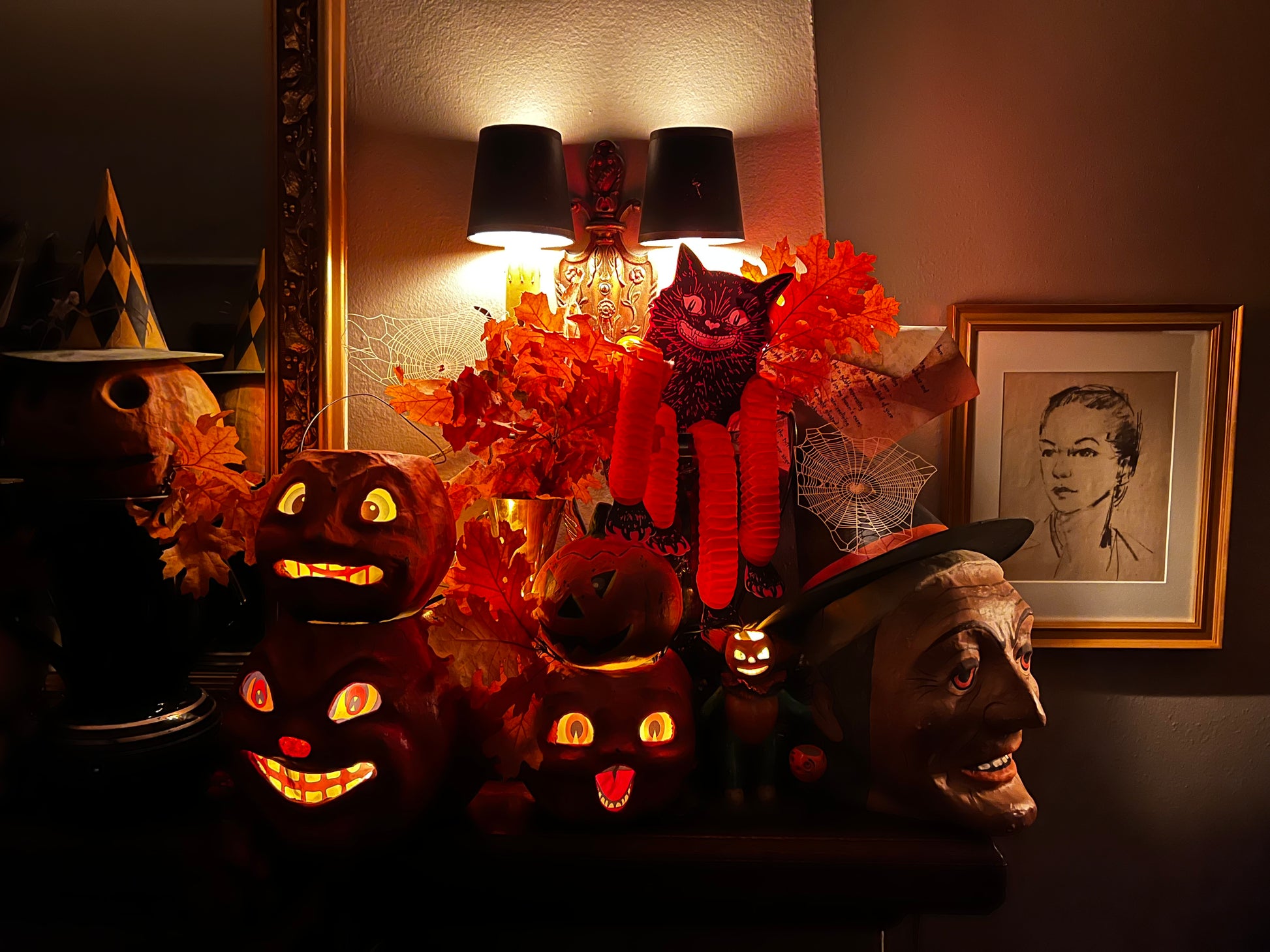 Vintage Inspired Halloween Tissue Dancers 14". 3/pkg