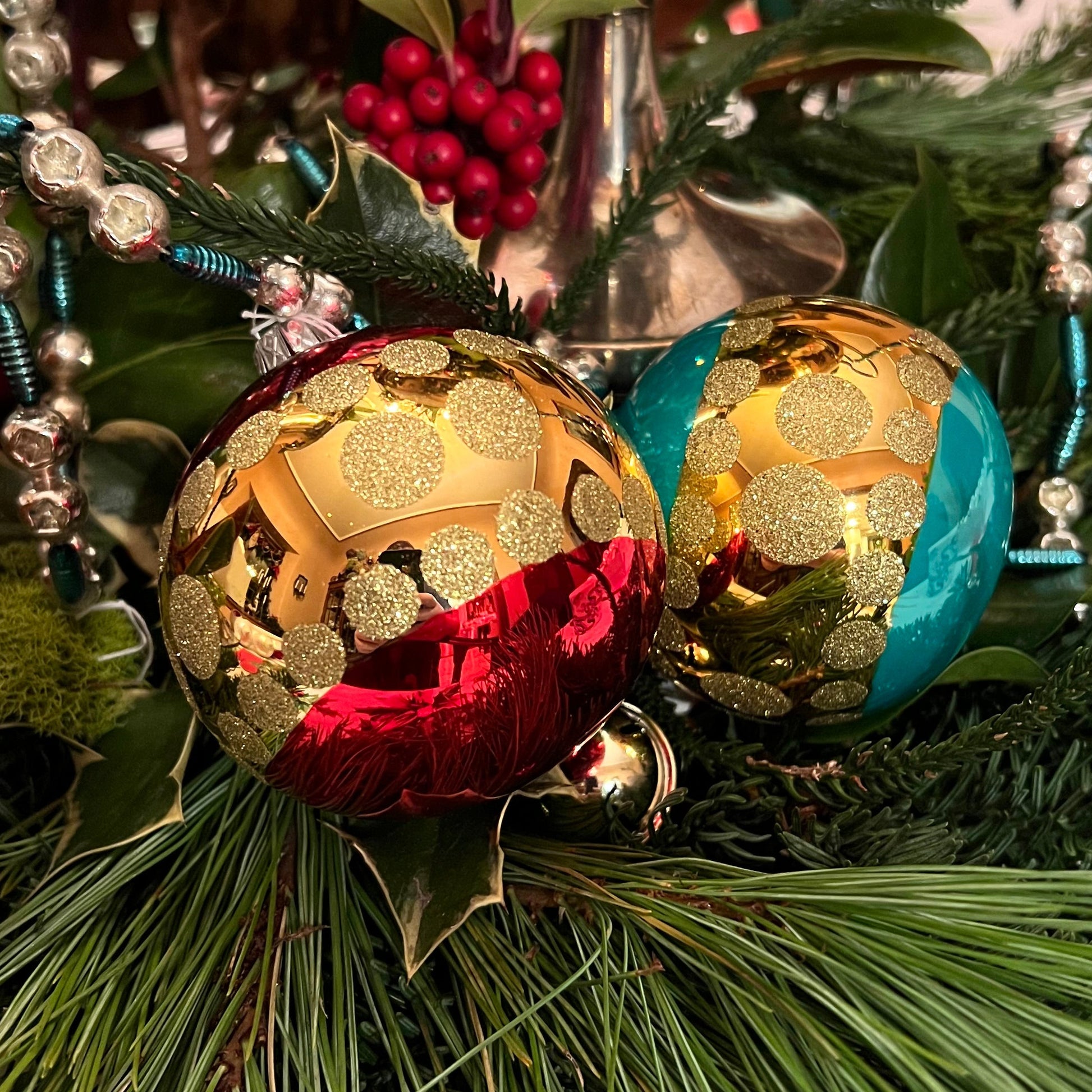 Merry Mod Classic Ornament Set 6 -Exclusive Christmas Collection