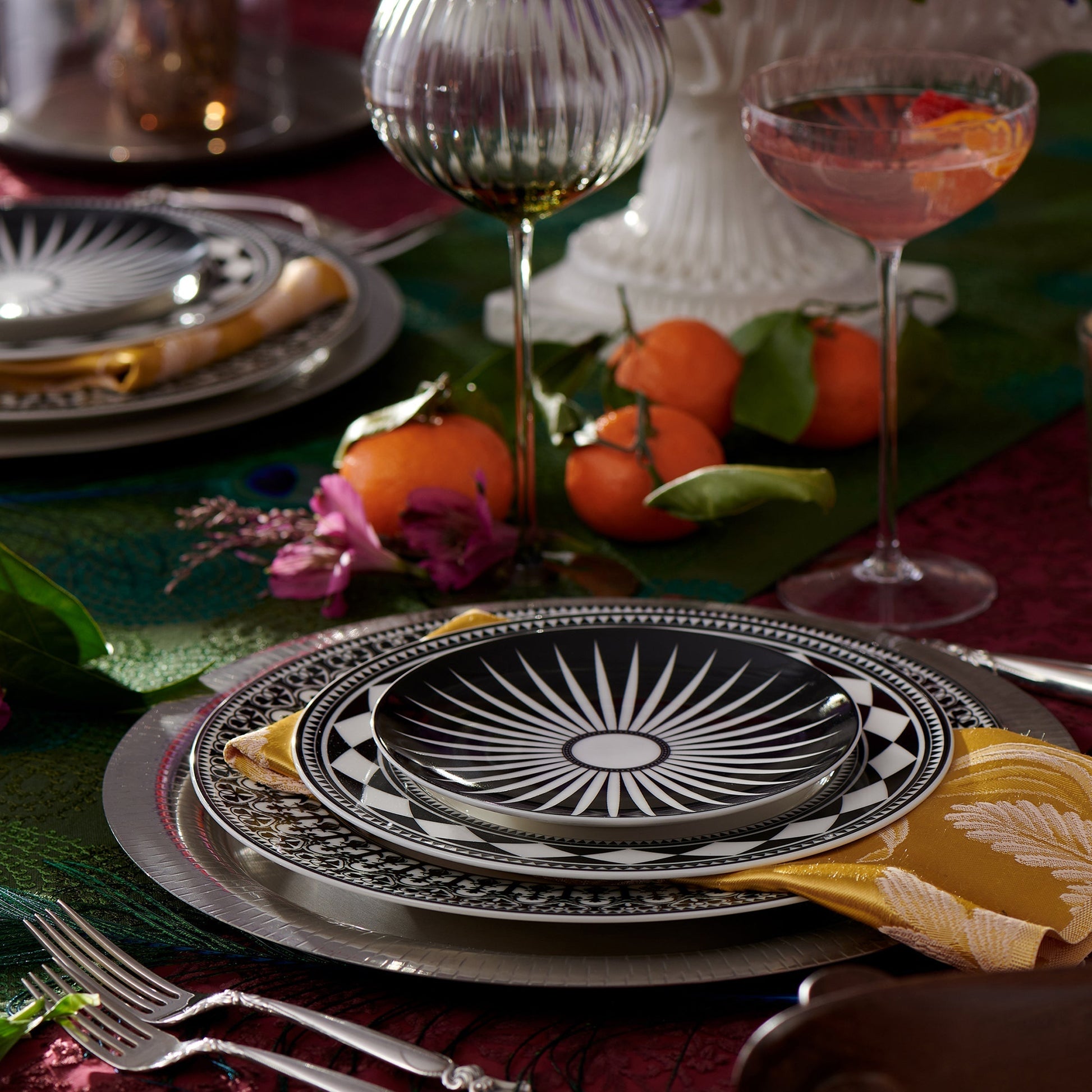 Casablanca Rimmed Dinner Plate