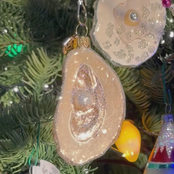 Gilded Champagne Oyster -TDC Sealife Christmas Collection
