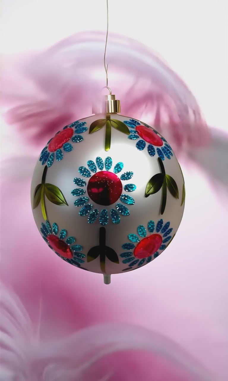 Daisy Chain 2.3 in Ball Antik Baubles Exclusive Christmas Ornament