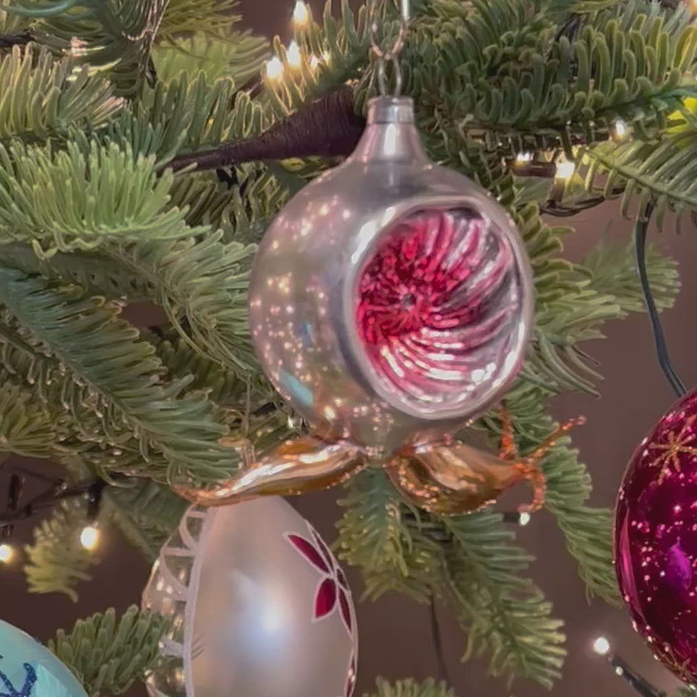 Escaragogo Snail Indent Red- German Glass Ornament Christmas Collection