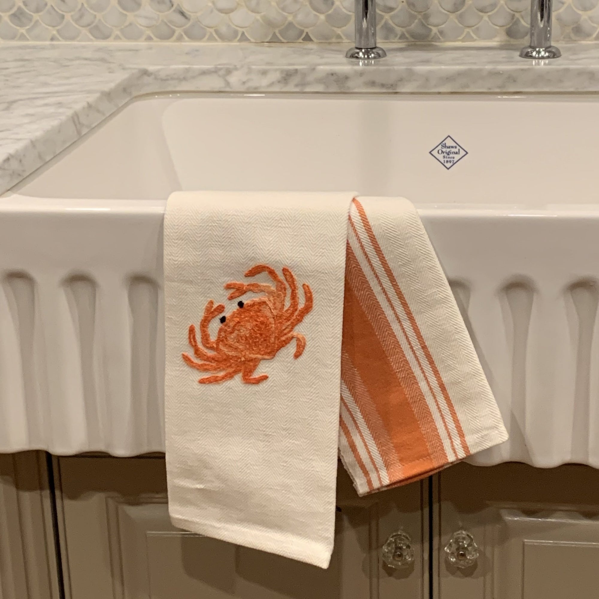 Dungeness Crab “Granchi” Fragole Kitchen Towel Made in Itay Timothy De Clue Collection Puget Sound Crab